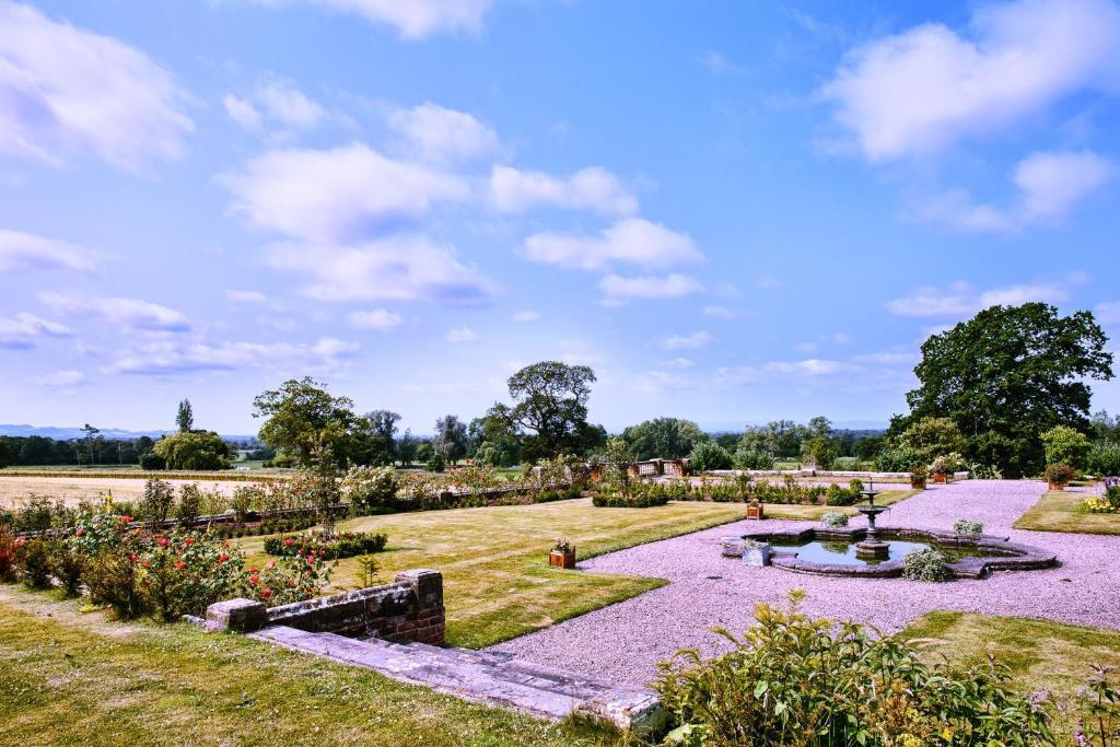 Willington Hall Hotel Tarporley Kültér fotó