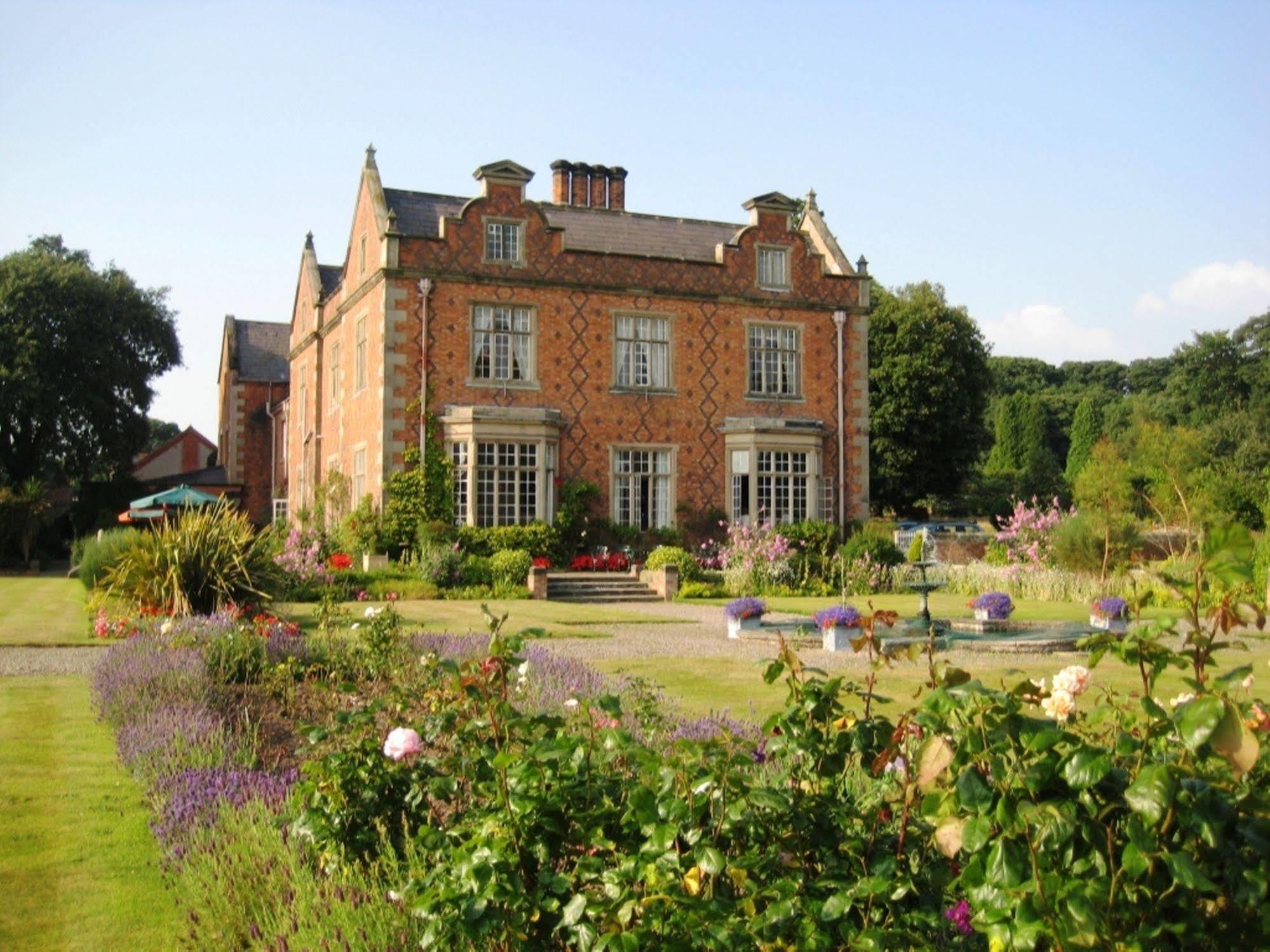 Willington Hall Hotel Tarporley Kültér fotó