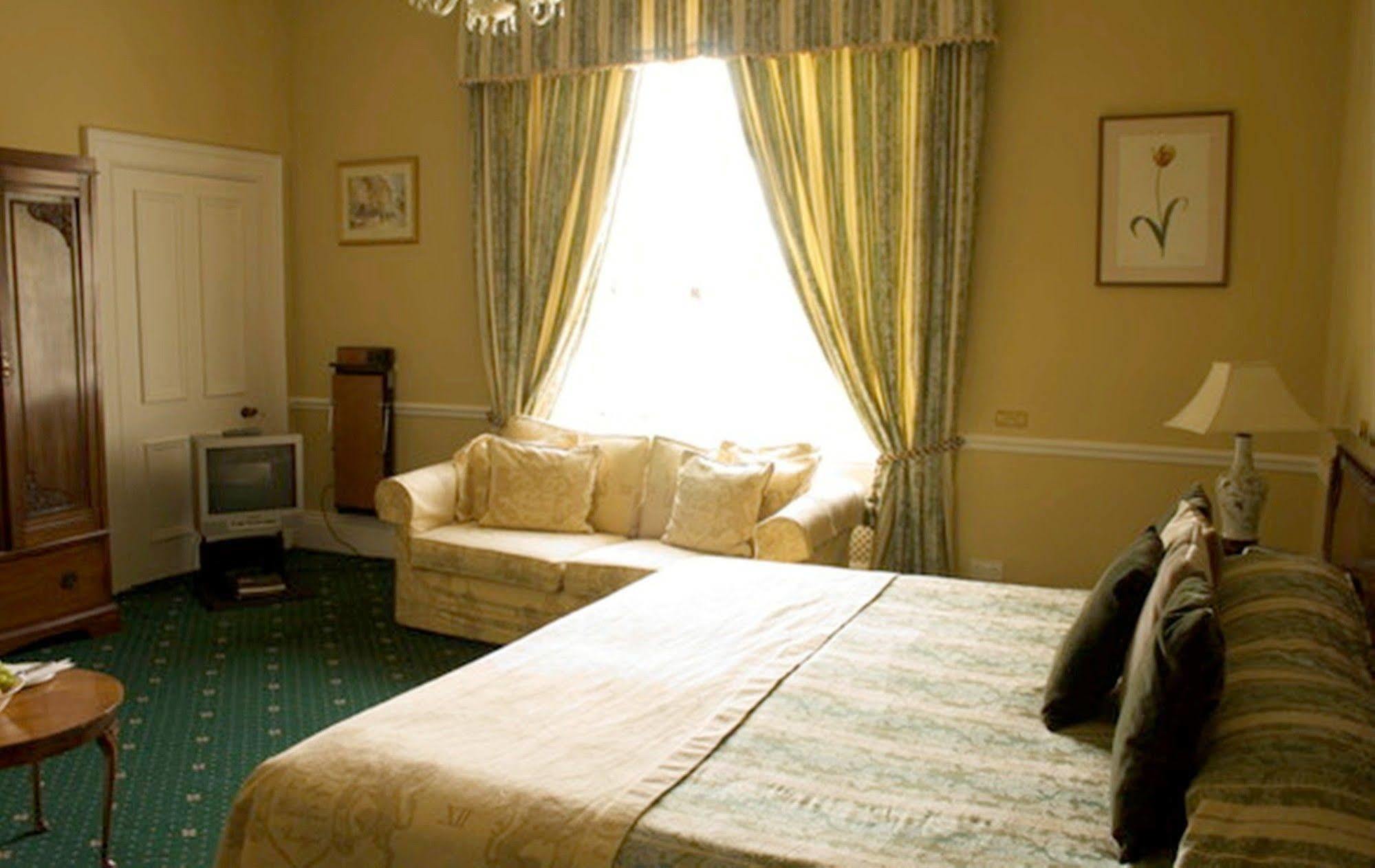 Willington Hall Hotel Tarporley Kültér fotó